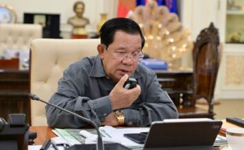 លោក ហ៊ុន សែន ថា កម្លាំងសាមគ្គី និងស្មារតីស្នេហាជាតិ អាចឈ្នះសត្រូវឈ្លានពានទឹកដី តែលោកនៅចាប់ពលរដ្ឋដាក់គុក