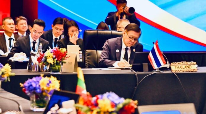 ថៃលើកយកលក្ខខណ្ឌ ៣ចំណុចដើម្បីបញ្ចប់សង្គ្រាមនៅក្នុងកិច្ចប្រជុំពិសេសរដ្ឋមន្ត្រីការបរទេសអាស៊ាន