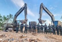 មន្ត្រីកម្ពុជាអះអាងថា តំបន់អានសេះស្ថិតក្នុងទឹកដីរបស់កម្ពុជាដោយយោងលើផែនទី និងឯកសារកំណត់ព្រំដែន