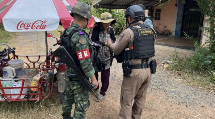 យោធាថៃចាប់ខ្លួនអតីតប្រពន្ធមេភូមិខ្មែរម្នាក់ នៅខេត្តស្រះកែវ ដោយចោទថា ជាចារកម្មយោធាខ្មែរ