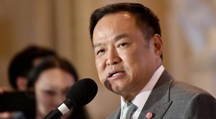 នាយករដ្ឋមន្ត្រីថៃ លោក អានុទីន ចាន់វីរៈគុល ប្ដេជ្ញាថា នឹងកម្ទេចកម្ពុជា «ឱ្យលែងតដៃកើត»