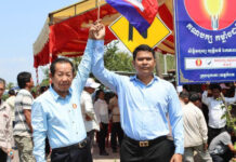 តុលាការចោទលោក ខឿន វីរ៉ាត់ ពីបទ «ញុះញង់ »និង«ជេរប្រមាថ» ពាក់ព័ន្ធនឹងការបញ្ចេញមតិ និងចែករំលែកព័ត៌មានលើបណ្ដាញសង្គម