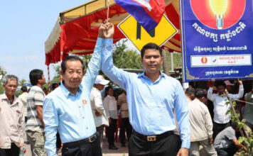 តុលាការចោទលោក ខឿន វីរ៉ាត់ ពីបទ «ញុះញង់ »និង«ជេរប្រមាថ» ពាក់ព័ន្ធនឹងការបញ្ចេញមតិ និងចែករំលែកព័ត៌មានលើបណ្ដាញសង្គម