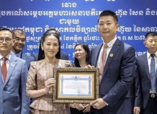 រដ្ឋាភិបាលគ្រួសារ «ហ៊ុន» ជាប់ឈ្មោះសេពគប់ឧក្រិដ្ឋជនដើម្បីលាងឈ្មោះអាស្រូវរបស់ចិនឆបោក