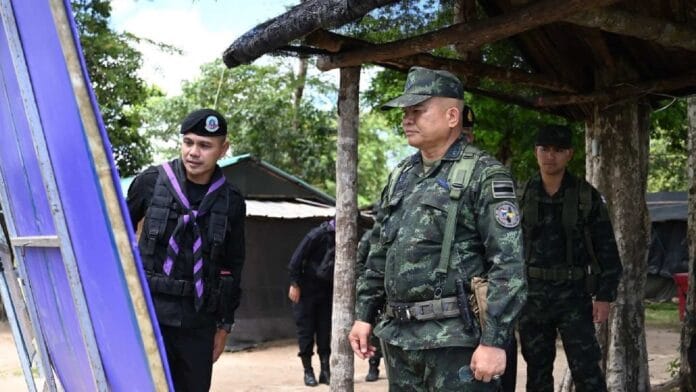 យោធា ថៃ មុំបី ២៦