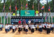 លោក ហ៊ុន ម៉ាណែត បញ្ជាឲ្យផ្អាកការរុះរើផ្ទះគ្រូបង្រៀននៅសាលាដូងលើភ្នំគិរីរម្យក្រោយពលរដ្ឋរិះគន់