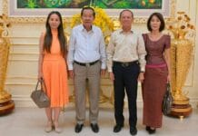 អ្នកឃ្លាំមើលថា មហាជននៅតែបាត់ទំនុកចិត្តលើលោក កឹម សុខា ទោះលោកមិនចុះចូលបក្សកាន់អំណាច
